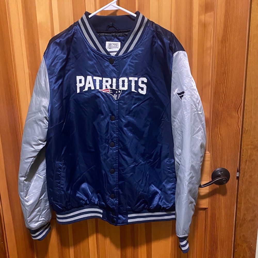 Fanatics Pro Line New England Patriots Navy/Gray Quilted Jacket Snap Enclosure